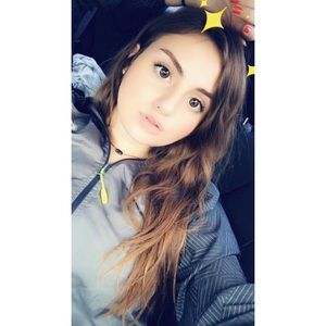 Meet your Posher, Chloe